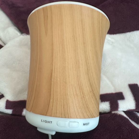 Essential Oil Diffuser with Adapter - Picture 4 of 7